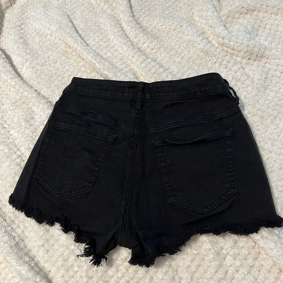 Black Distressed High-Waisted Shorts - Picture 2 of 3